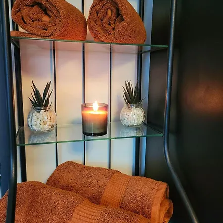 Maison De Avec Terrasse - Arrivee Autonome * 阿棉